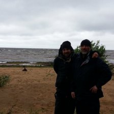 Дождь прекратился, а ветер дует.