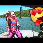 На каждом забросе рыба! Рыбалка с берега! Ловля окуня летом. Рыбалка на окуня 2020.